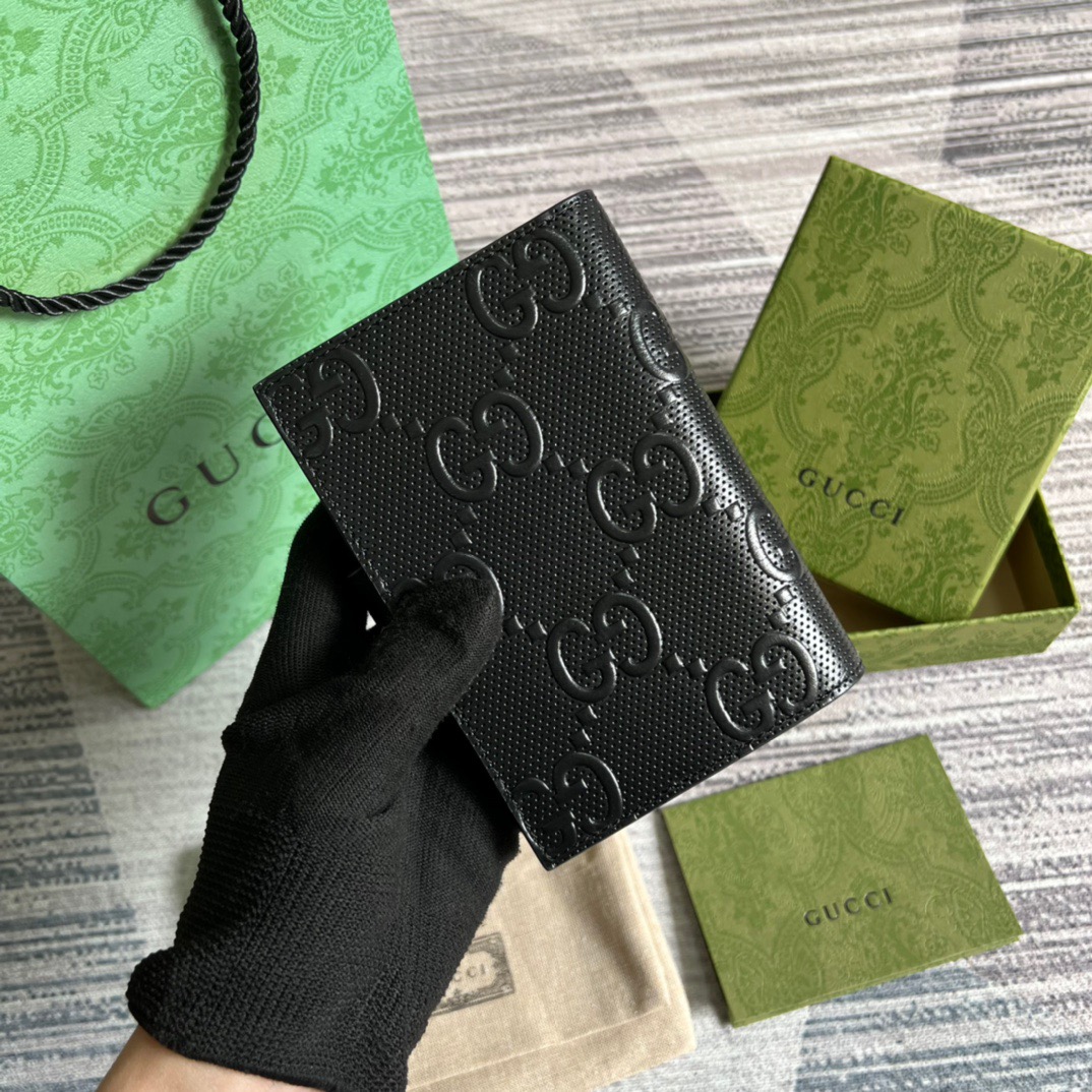 Gvc*1 GG Embossed Passport Case Black For Men 5.7in/10.5cm ‎724562 1W3AN 1000