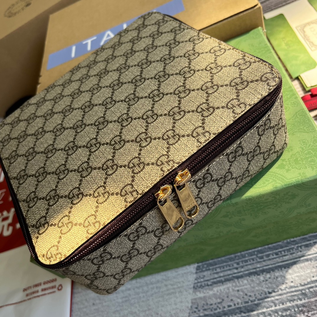 Gvc*1 GG Medium Packing Cube Svp*me Canvas Beige/Grey For Men 7.7in/20cm 726661 KGD0N 4060