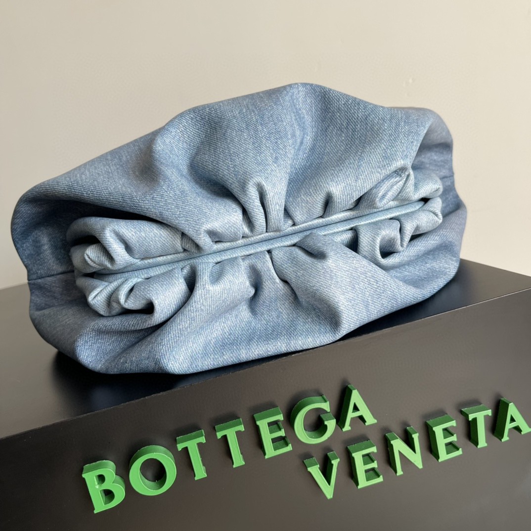 B0tt*ga Ven*ta Teen Pouch Blue For Women‎ 12.2in/31cm
