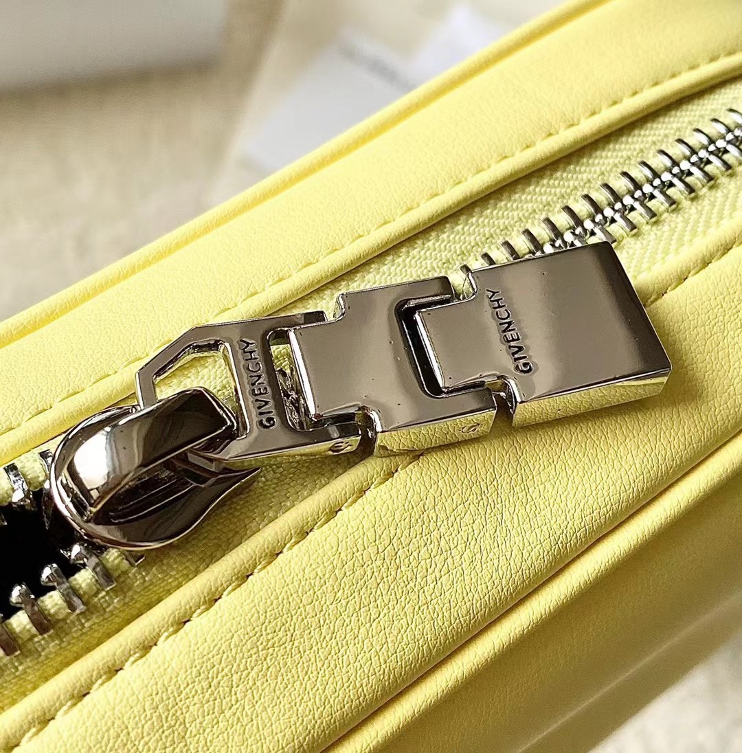 Givenchy Camera Bag Blue/Black/Yellow For Women‎ 7.75in/19.7cm GIV158073