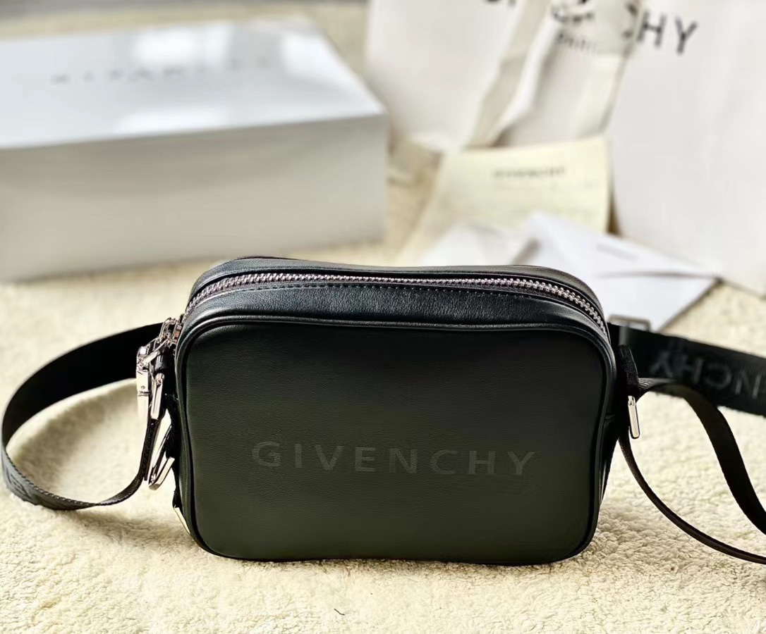 Givenchy Camera Bag Blue/Black/Yellow For Women‎ 7.75in/19.7cm GIV158073