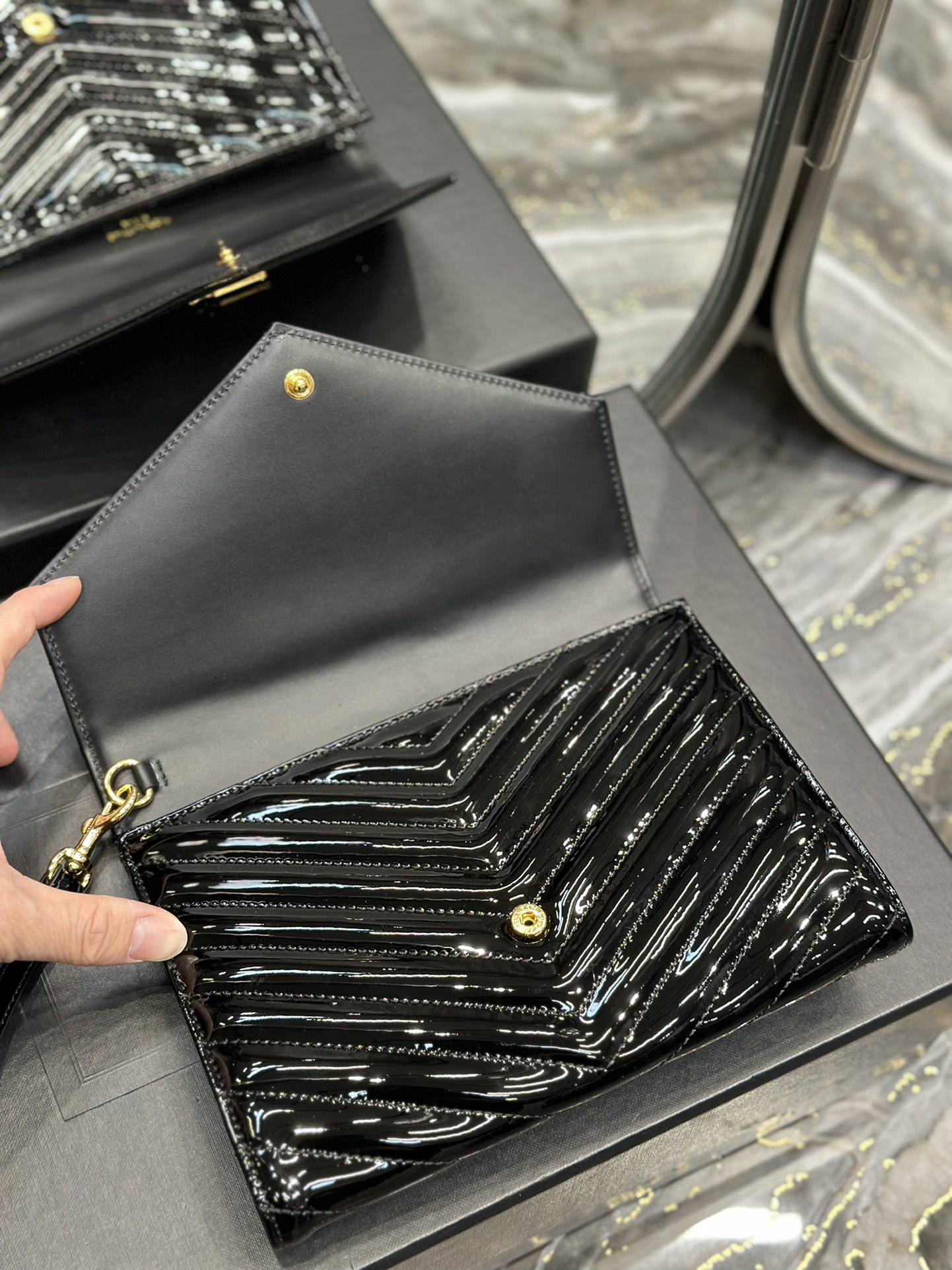 Sa1nt Lau*nt Cassandre Matelasse Black For Women 8.3in/21cm