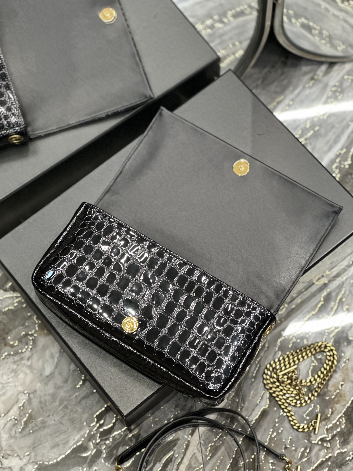 Sa1nt Lau*nt Cassandre Phone Holder Black For Women 10.2in/26cm