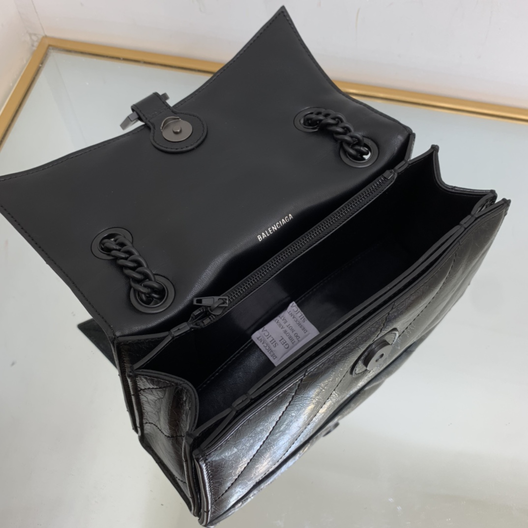 Ba1en*iaga Crush Small Chain Bag Black/Pink/Silver/White For Women‎ 9.8in/24.9cm