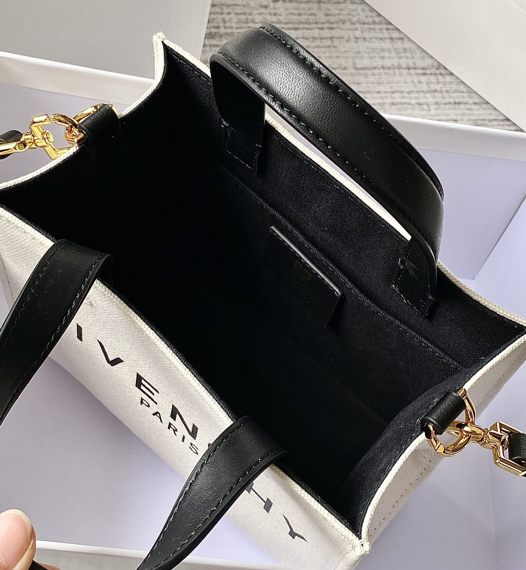 Givenchy Mini G Tote Shopping Bag Black/Beige For Women‎ 7.5in/19cm BB50N0B1F1-001