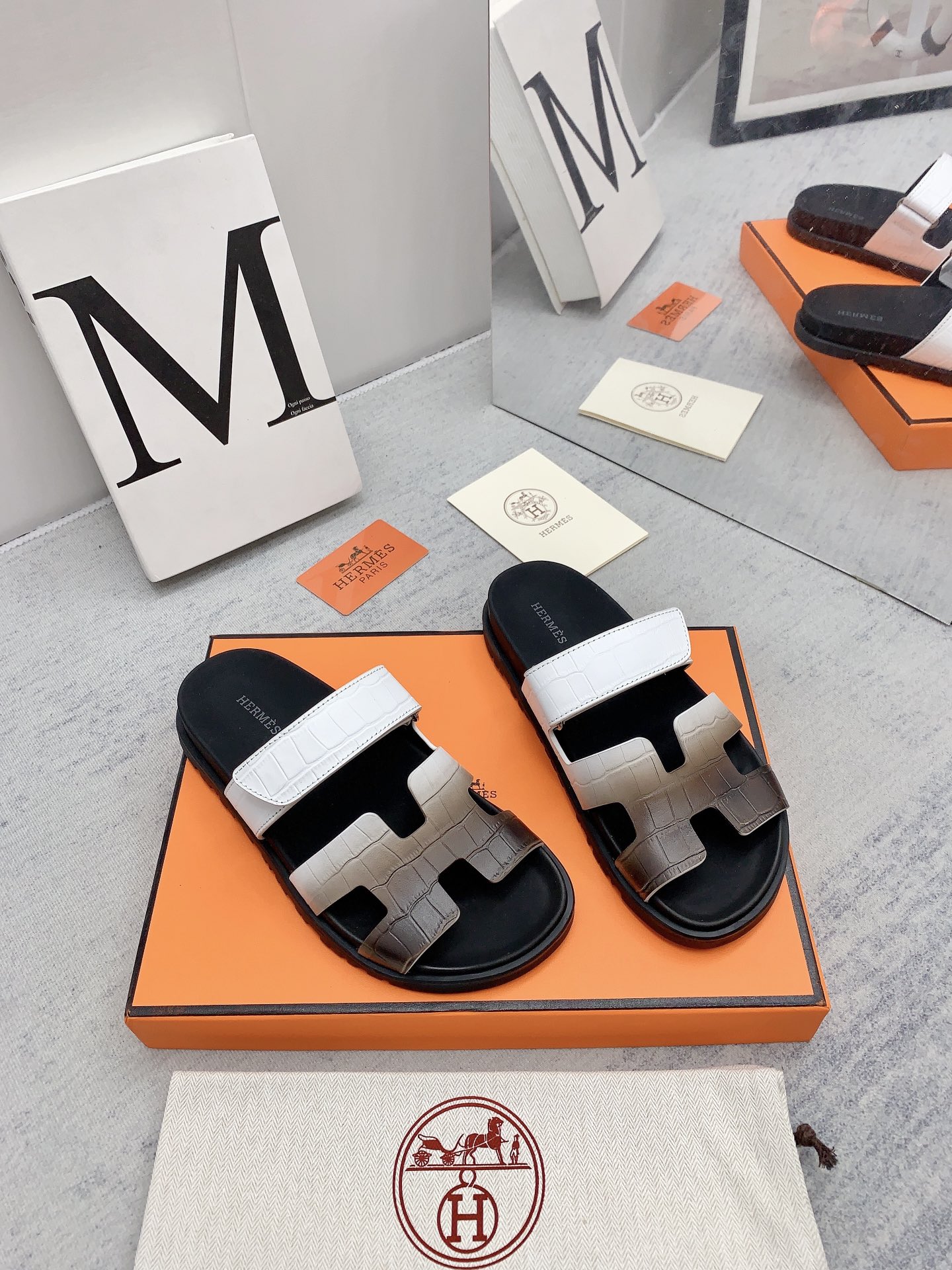 H**me5 Chypre Sandal White For Men