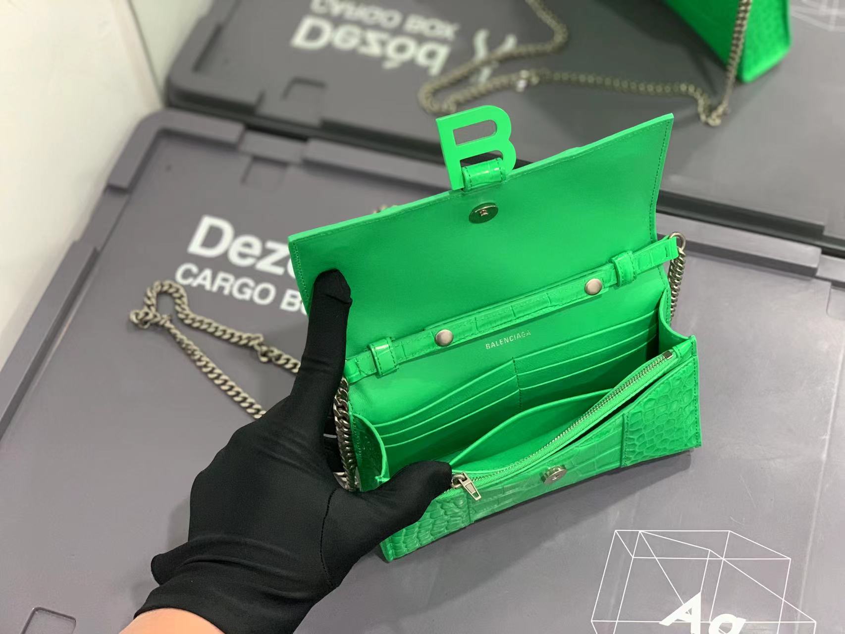 Ba1en*iaga Hourglass Wallet Silver/Grey/Gold/Green/Black For Women 7.6in/19cm 6560502UDF71000