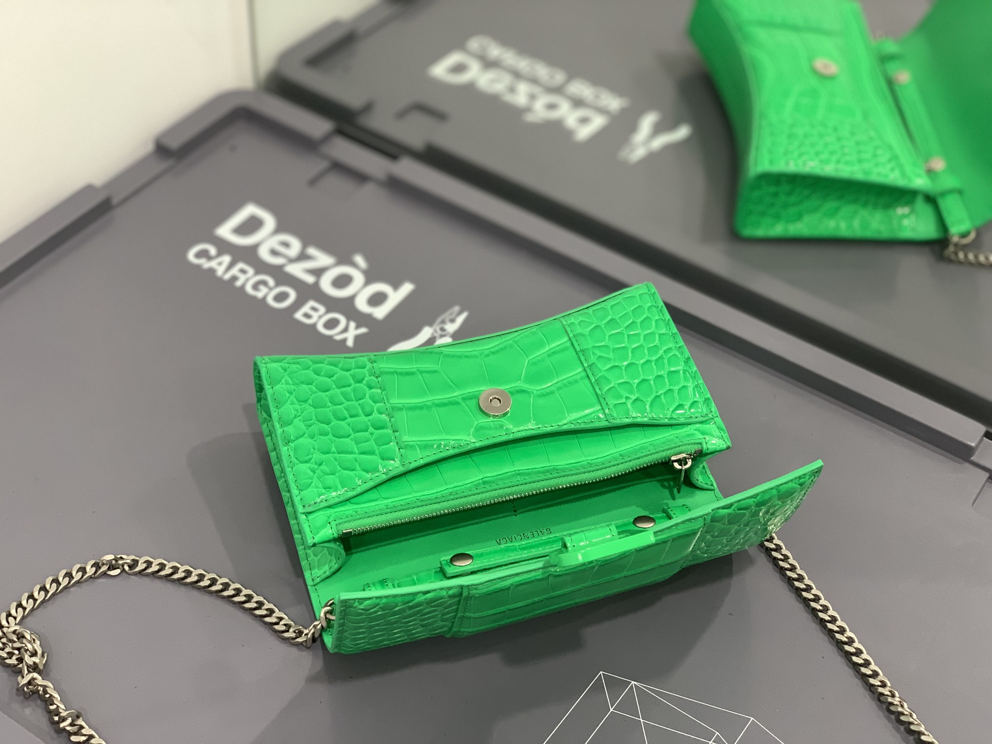 Ba1en*iaga Hourglass Wallet Silver/Grey/Gold/Green/Black For Women 7.6in/19cm 6560502UDF71000