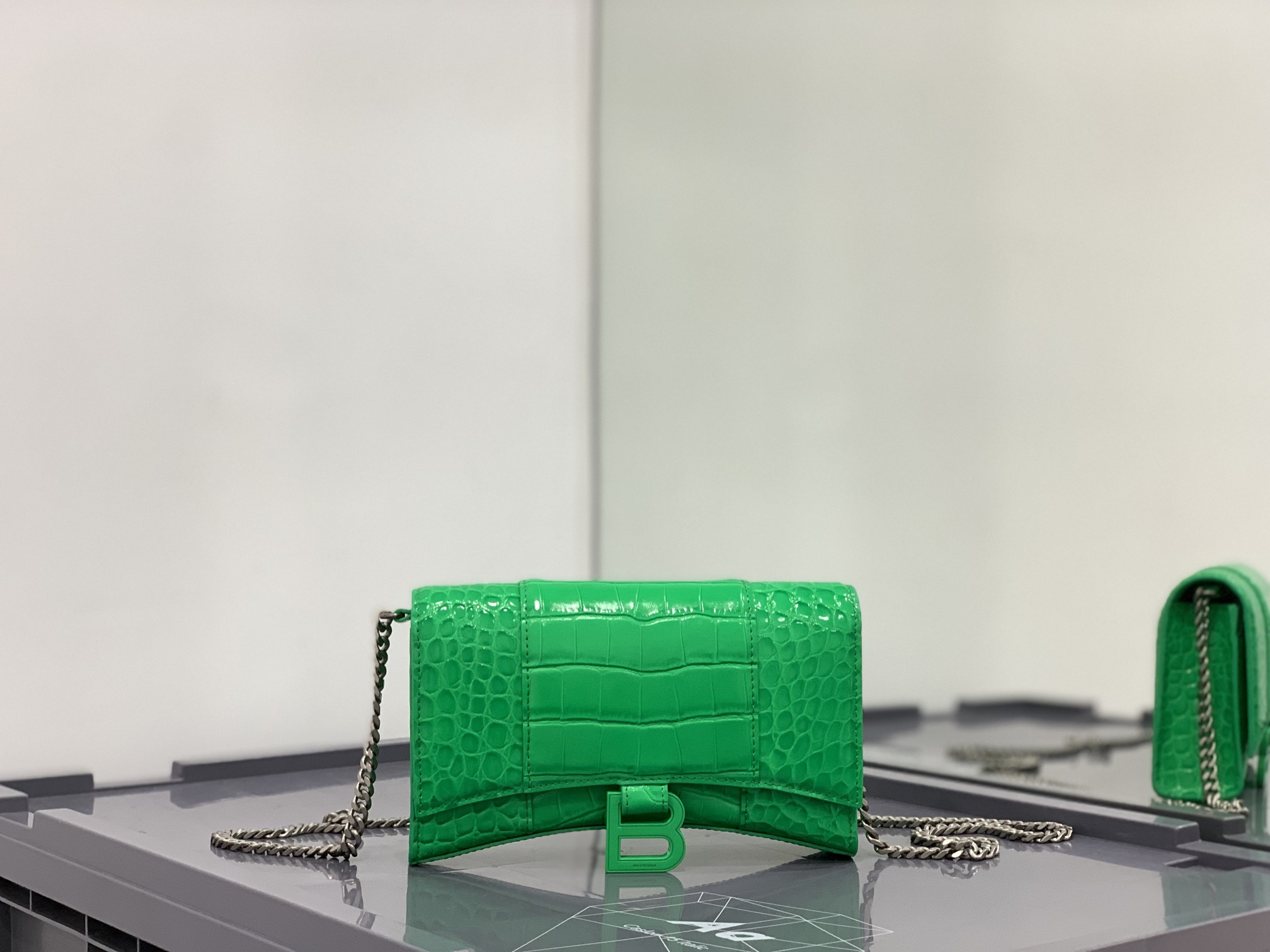 Ba1en*iaga Hourglass Wallet Silver/Grey/Gold/Green/Black For Women 7.6in/19cm 6560502UDF71000