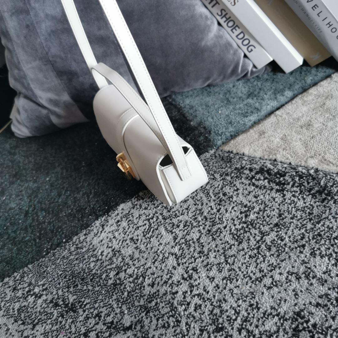 Ce1i*e Clutch On Strap Tabou In Triomphe Smooth White/Brown/Black For Women 7in/18cm 10I593DQ1.01CK