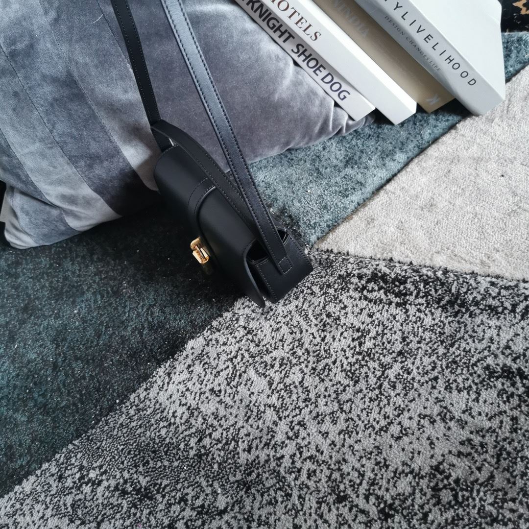 Ce1i*e Clutch On Strap Tabou In Triomphe Smooth White/Brown/Black For Women 7in/18cm 10I593DQ1.01CK