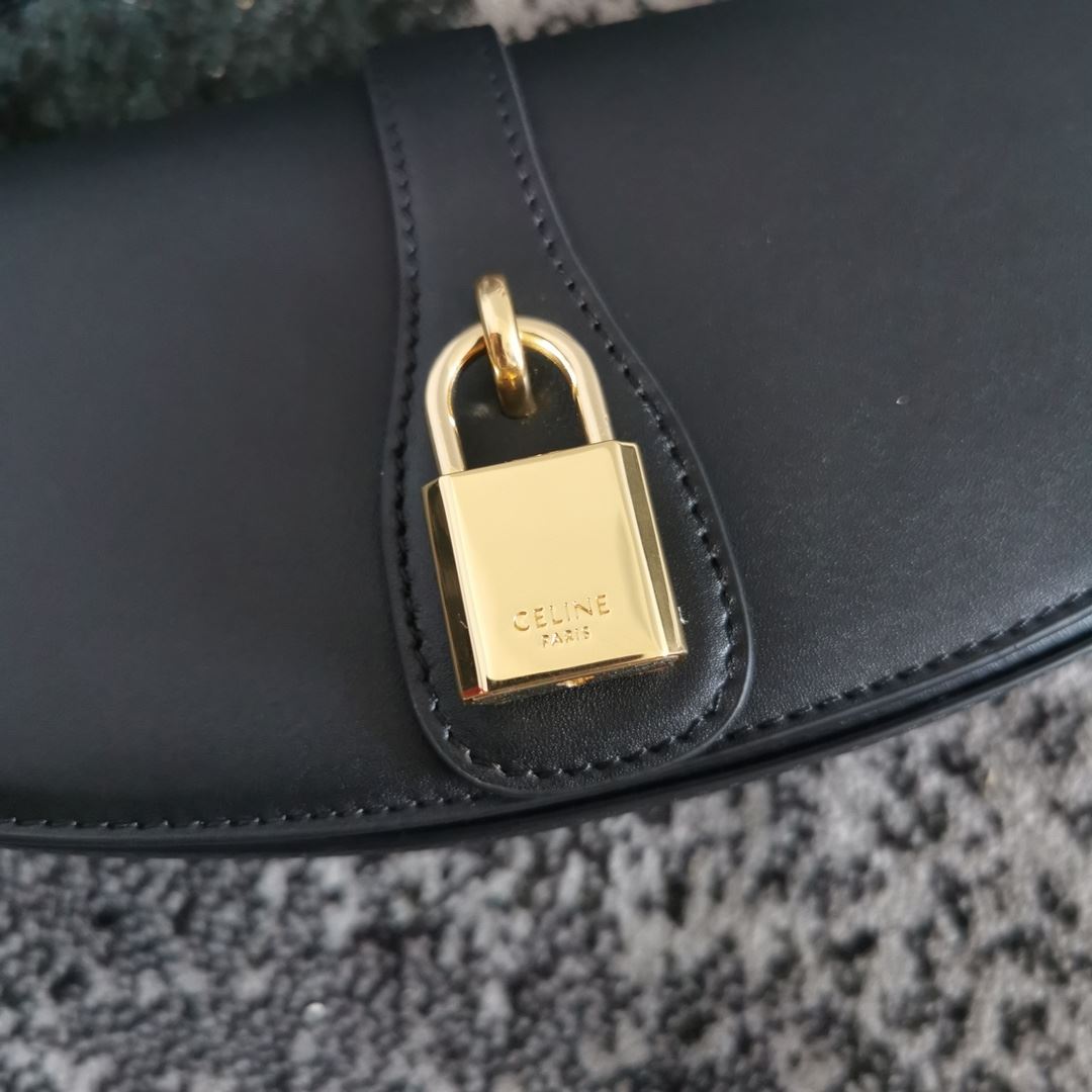 Ce1i*e Clutch On Strap Tabou In Triomphe Smooth White/Brown/Black For Women 7in/18cm 10I593DQ1.01CK