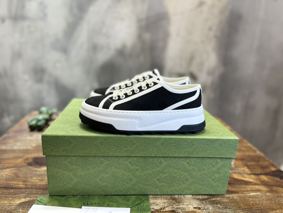 Gvc*1 Low-Cut Sneaker Black For Women