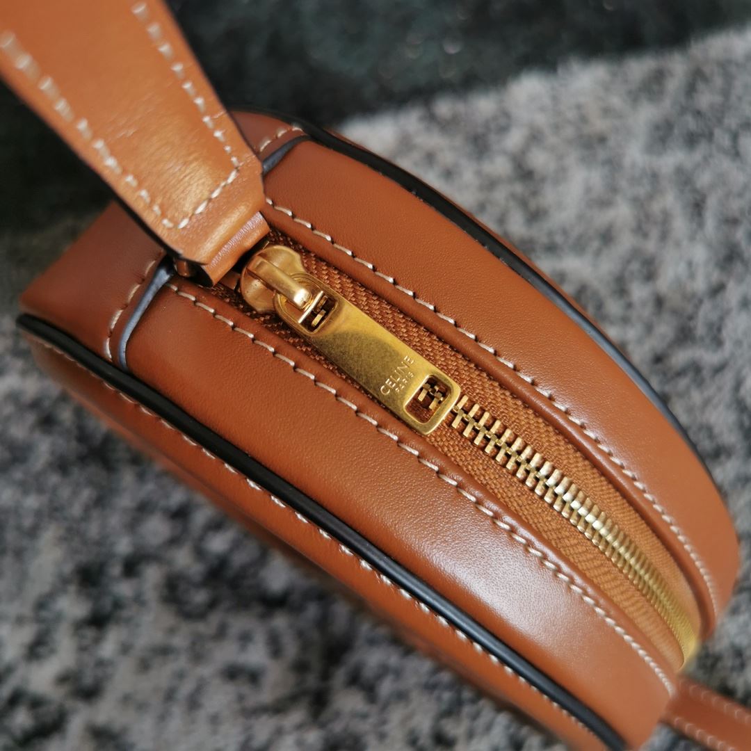 Ce1i*e Oval Bag Cuir Triomphe In Smooth Black/White/Brown For Women‎ 8in/20cm 198603DXC.38NO