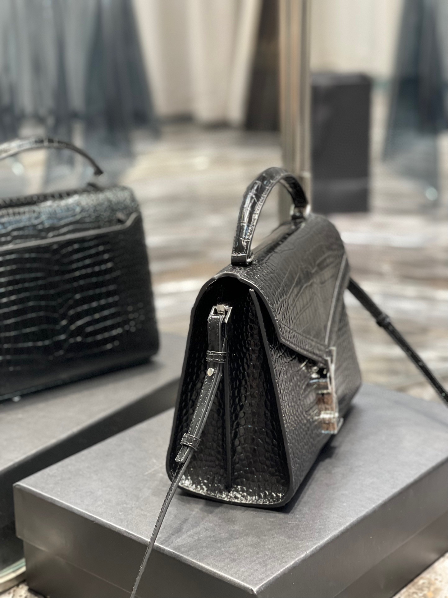 Sa1nt Lau*nt Cassandra Medium Top Handle Bag Black/Burgundy/Green/Grey/Light Yellow For Women 9.6in/24.5cm 6239310SX0W2045