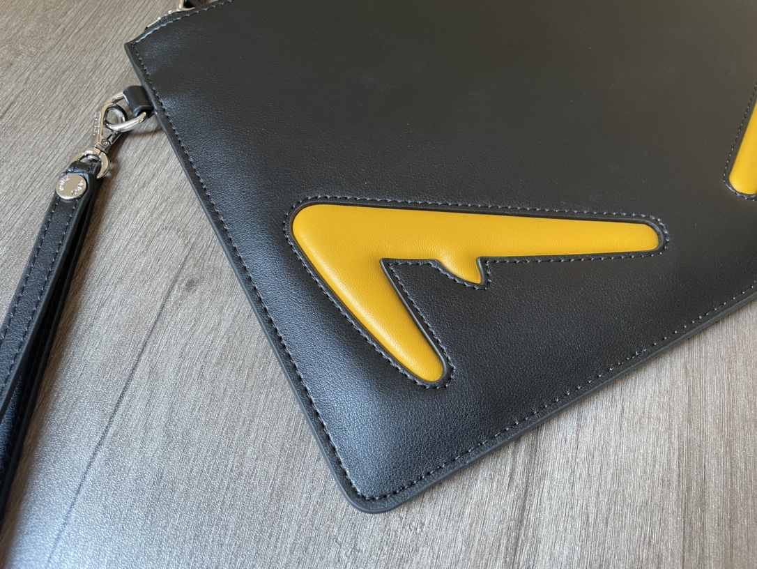 F**di Bugs Eyes Clutch Black And Yellow/Black And White For Women 12in/30cm