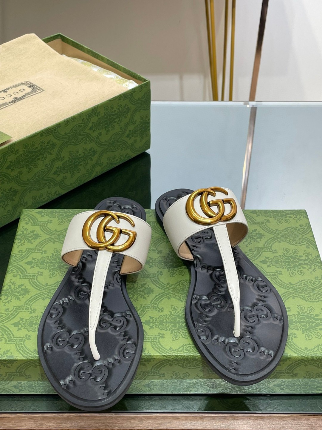 Gvc*1 Thong Sandal With Double G White For Women 