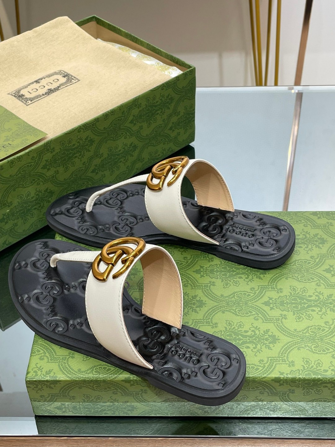 Gvc*1 Thong Sandal With Double G White For Women 