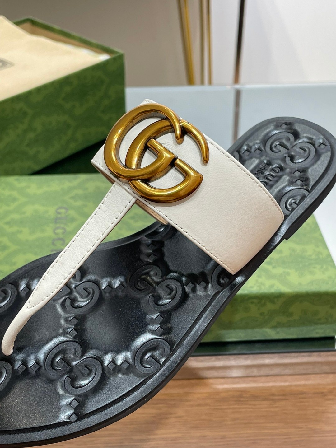 Gvc*1 Thong Sandal With Double G White For Women 