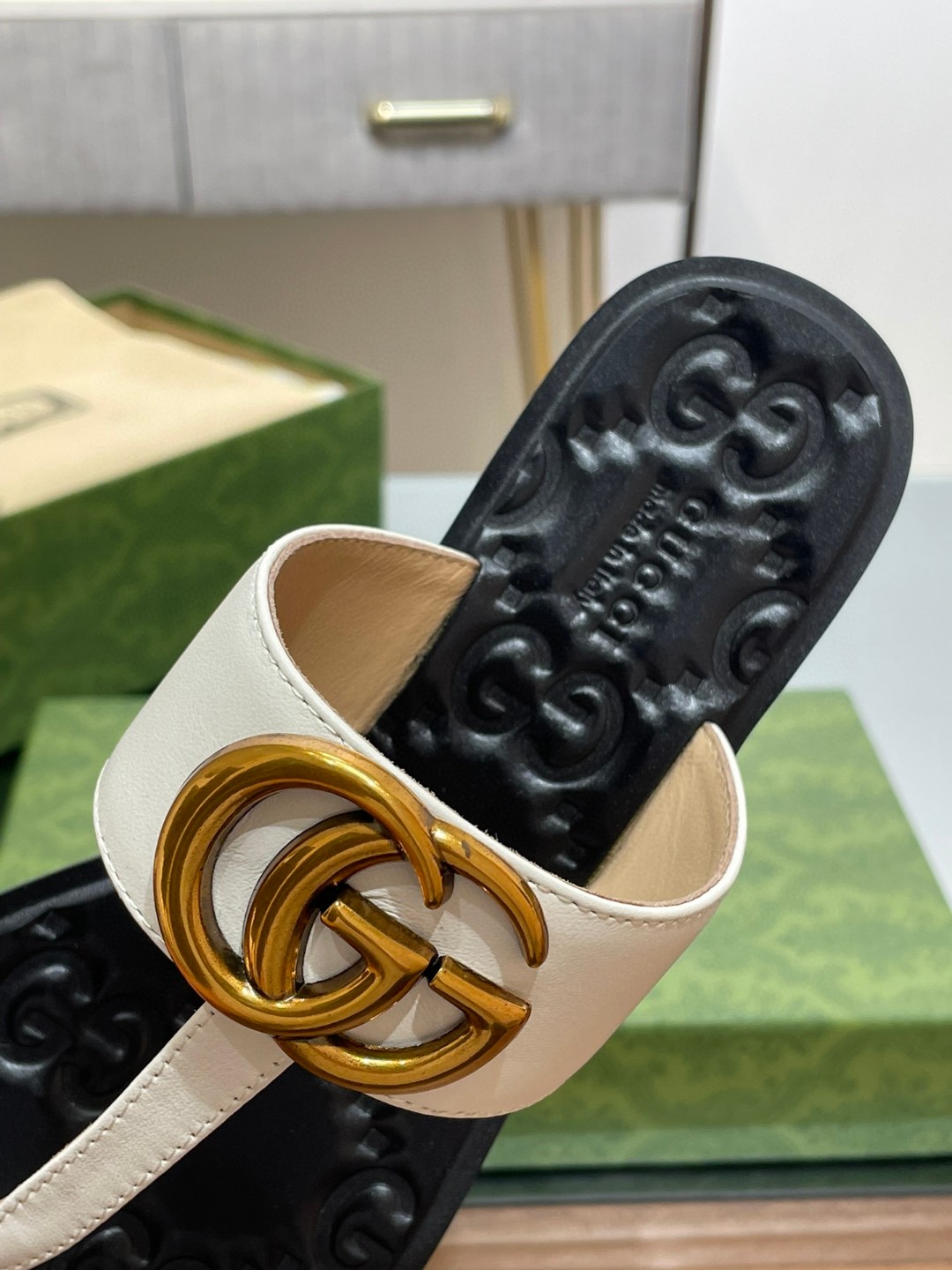 Gvc*1 Thong Sandal With Double G White For Women 