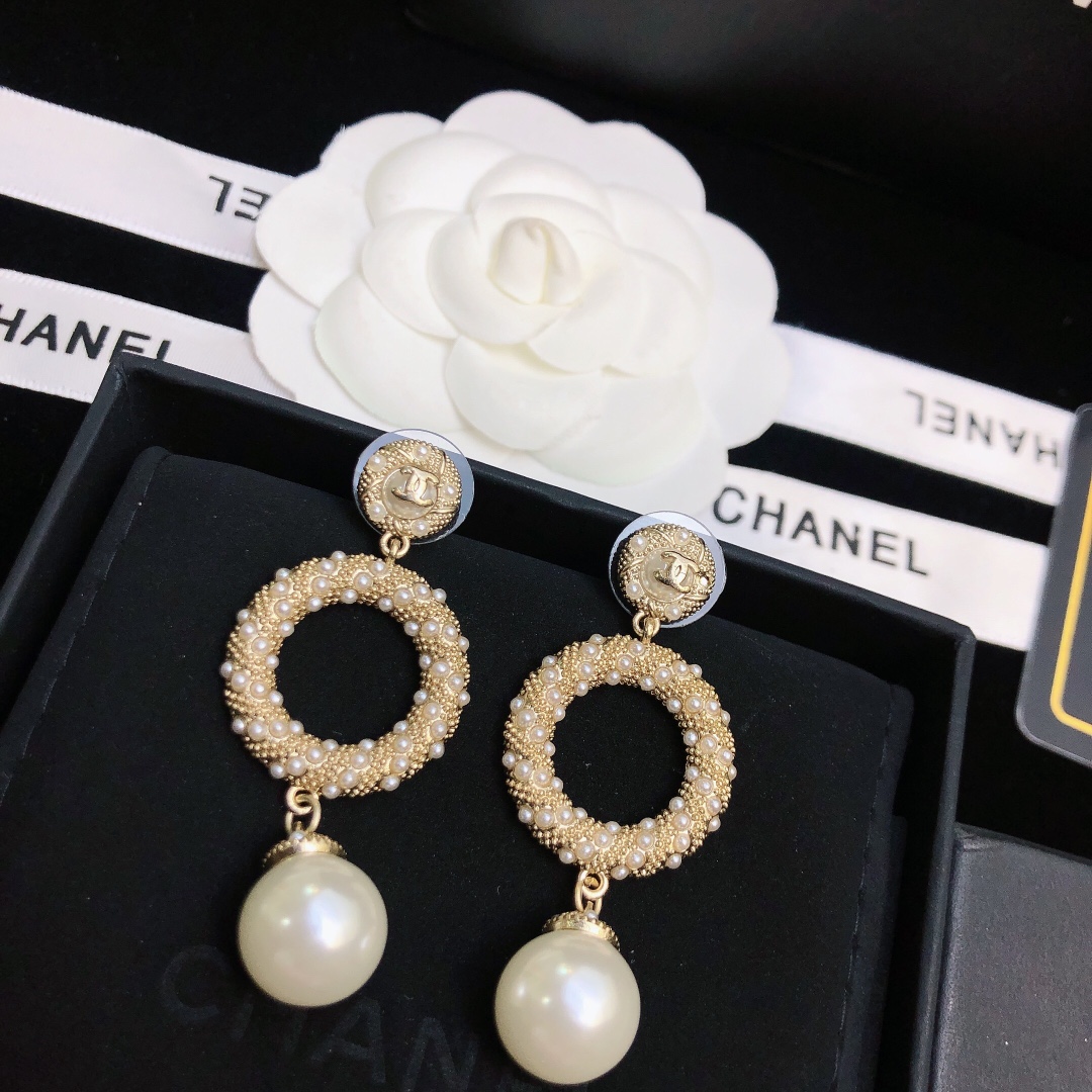 Ch**el Dangling White Pearl And Circle Earrings Gold Tone For Women