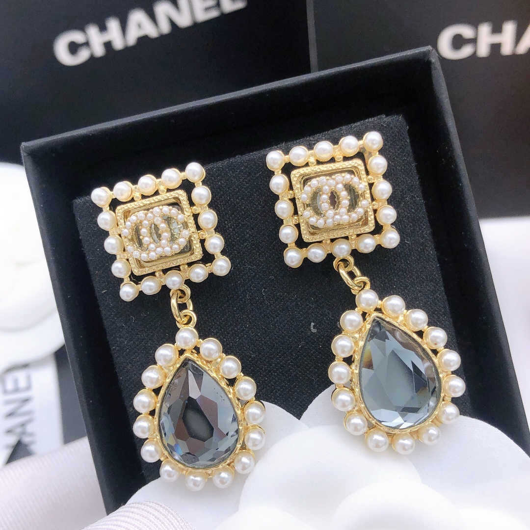 Ch**el Dripping Pearls Earrings Gold For Women