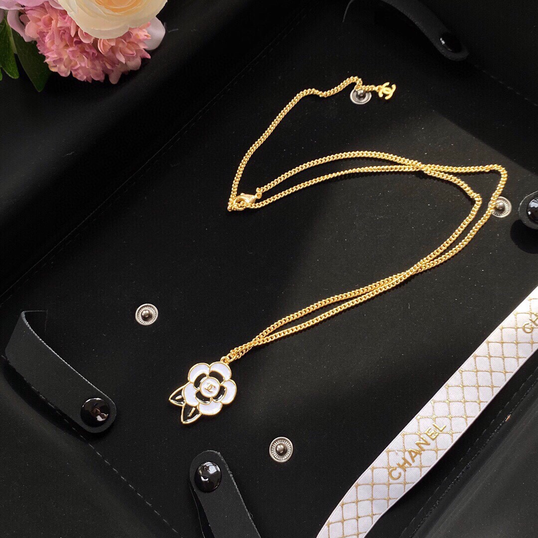 Ch**el Flower Necklace White For Women