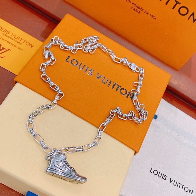 L0vis Vvtt0n Shoe Necklace Silver For Women