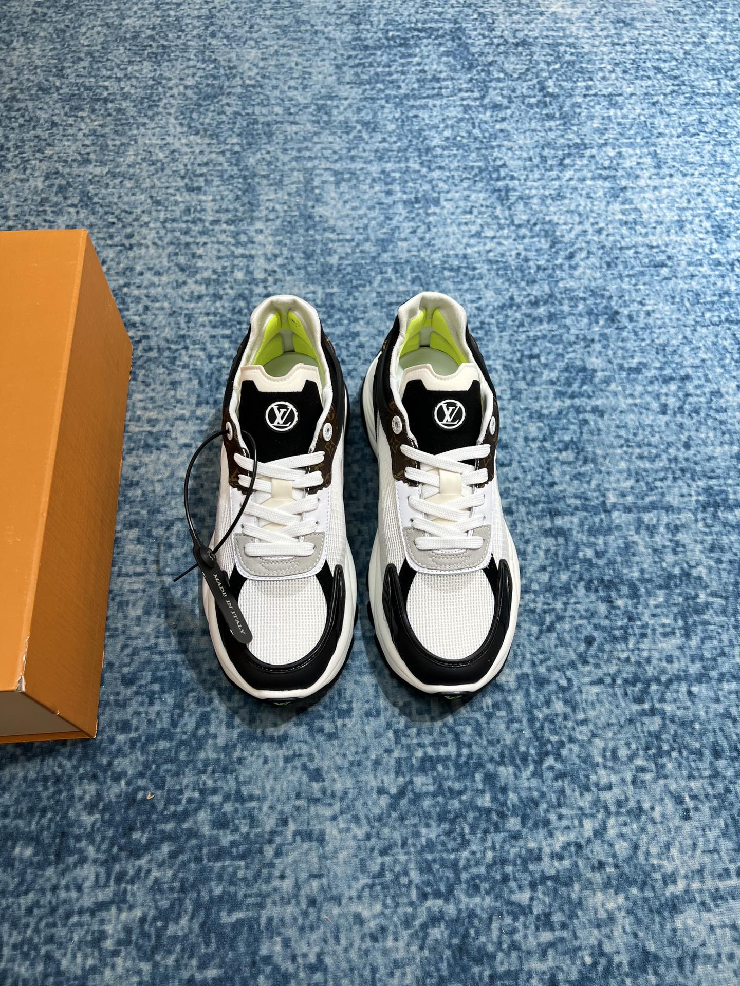 L0vis Vvtt0n Run 55 Sneaker White And Black For Men