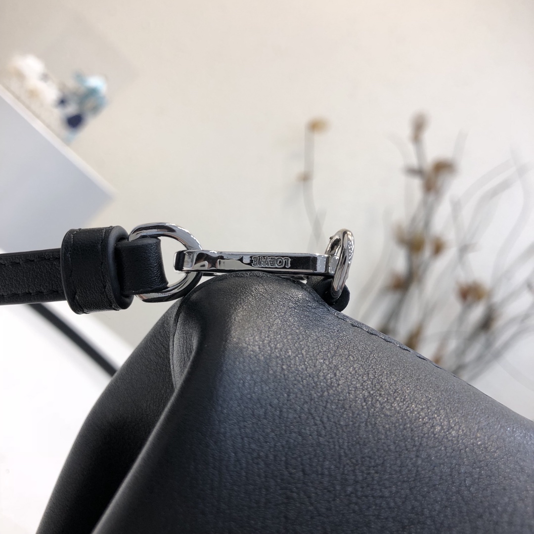 L0ew* Elephant Bag Black/Brown For Women 7.1in / 18cm