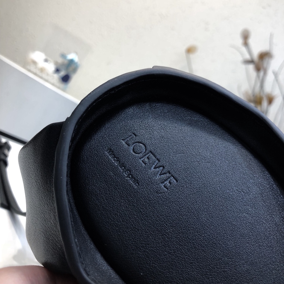 L0ew* Elephant Bag Black/Brown For Women 7.1in / 18cm