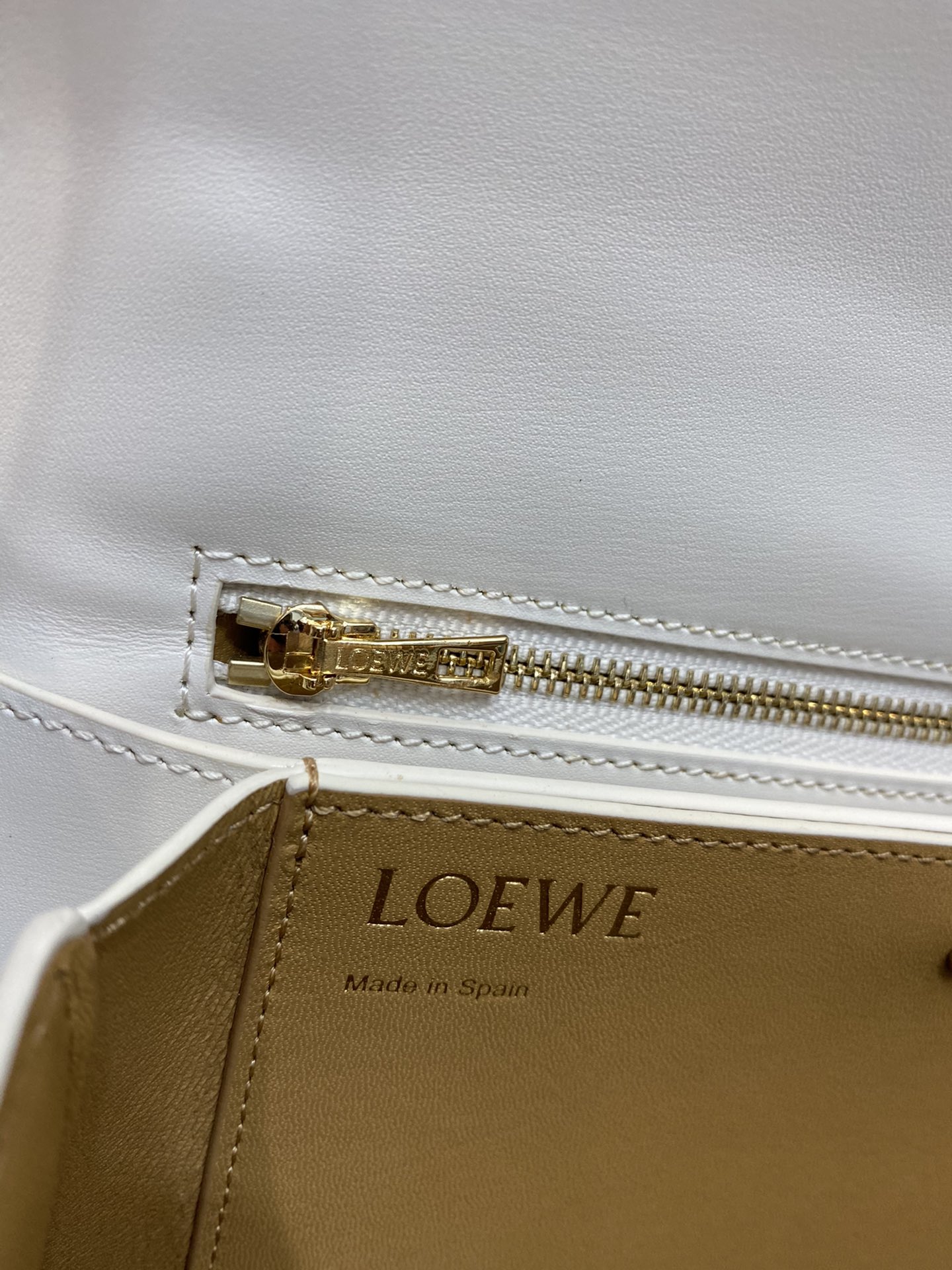 L0ew* Goya Bag Black/White/Brown For Women 8.9in / 22.5cm A896N01X03