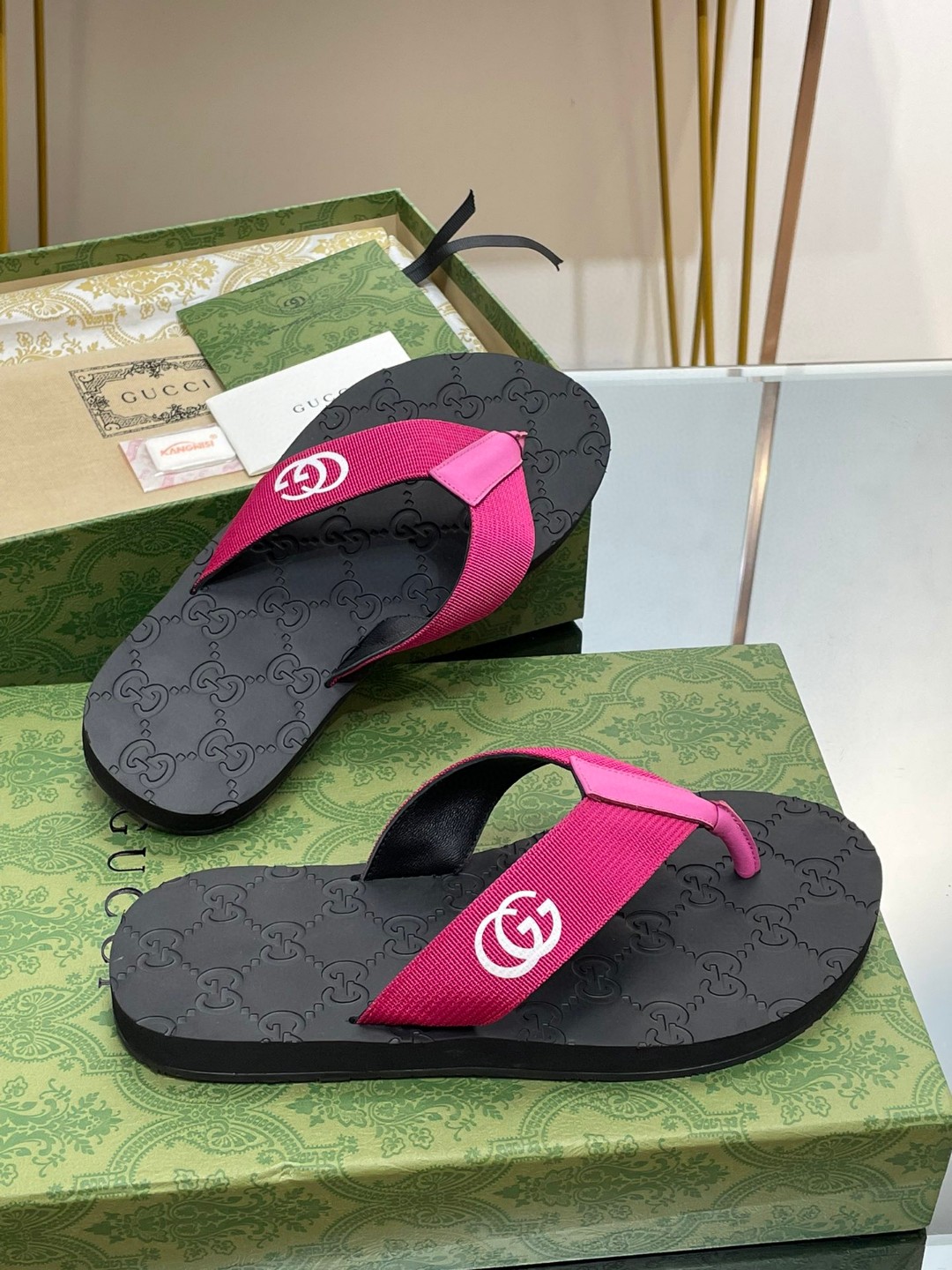 Gvc*1 Thong Sandal Pink For Men
