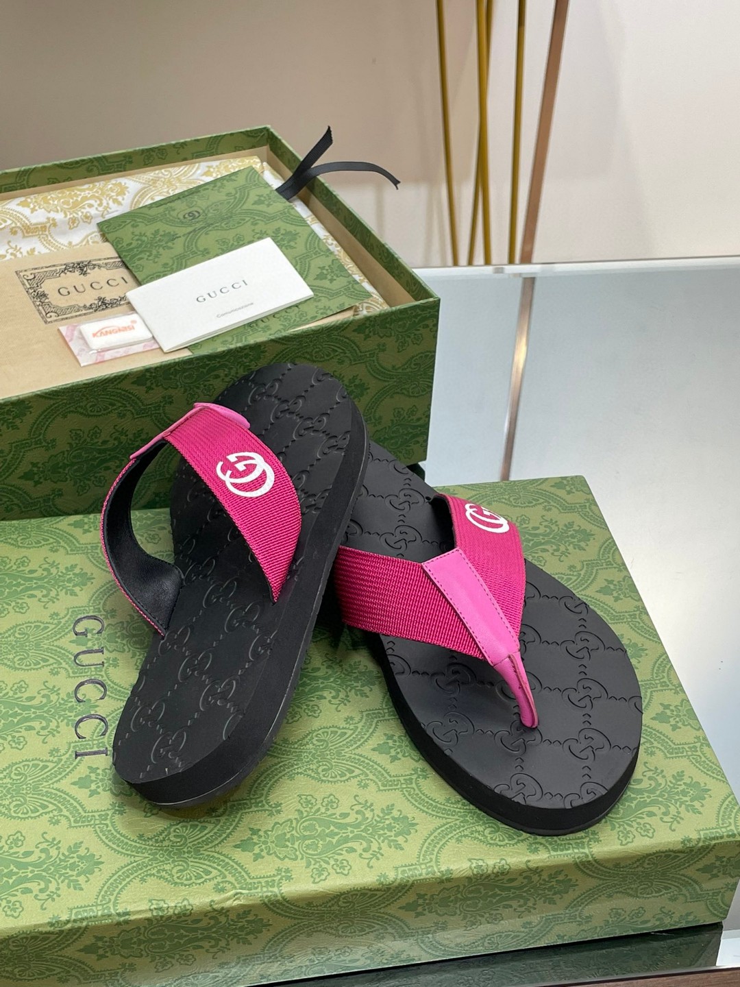 Gvc*1 Thong Sandal Pink For Men
