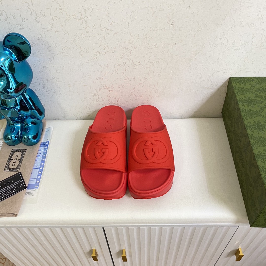 Gvc*1 Interlocking G Slide Sandal Red For Men