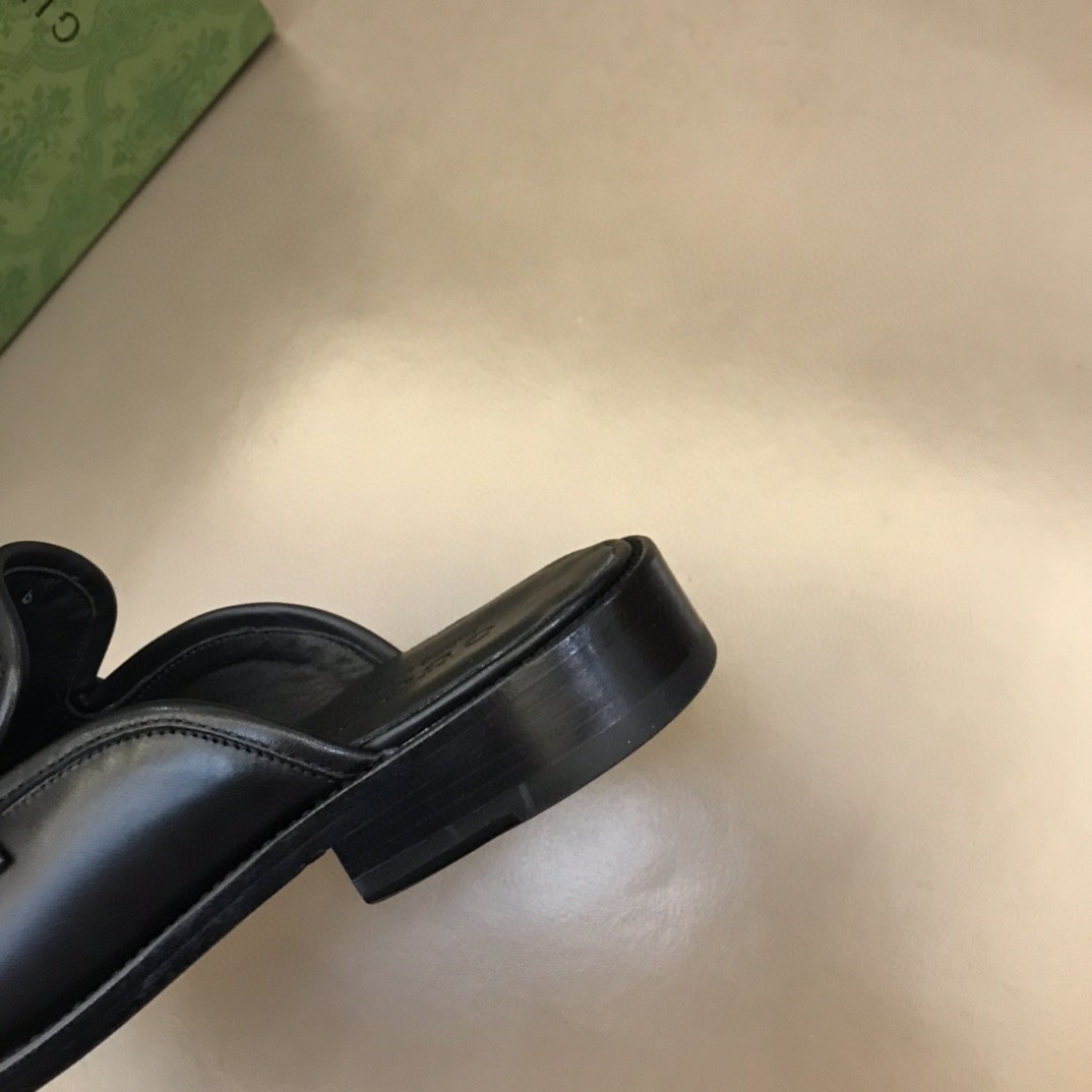 Gvc*1 Slipper With Interlocking G Black For Men