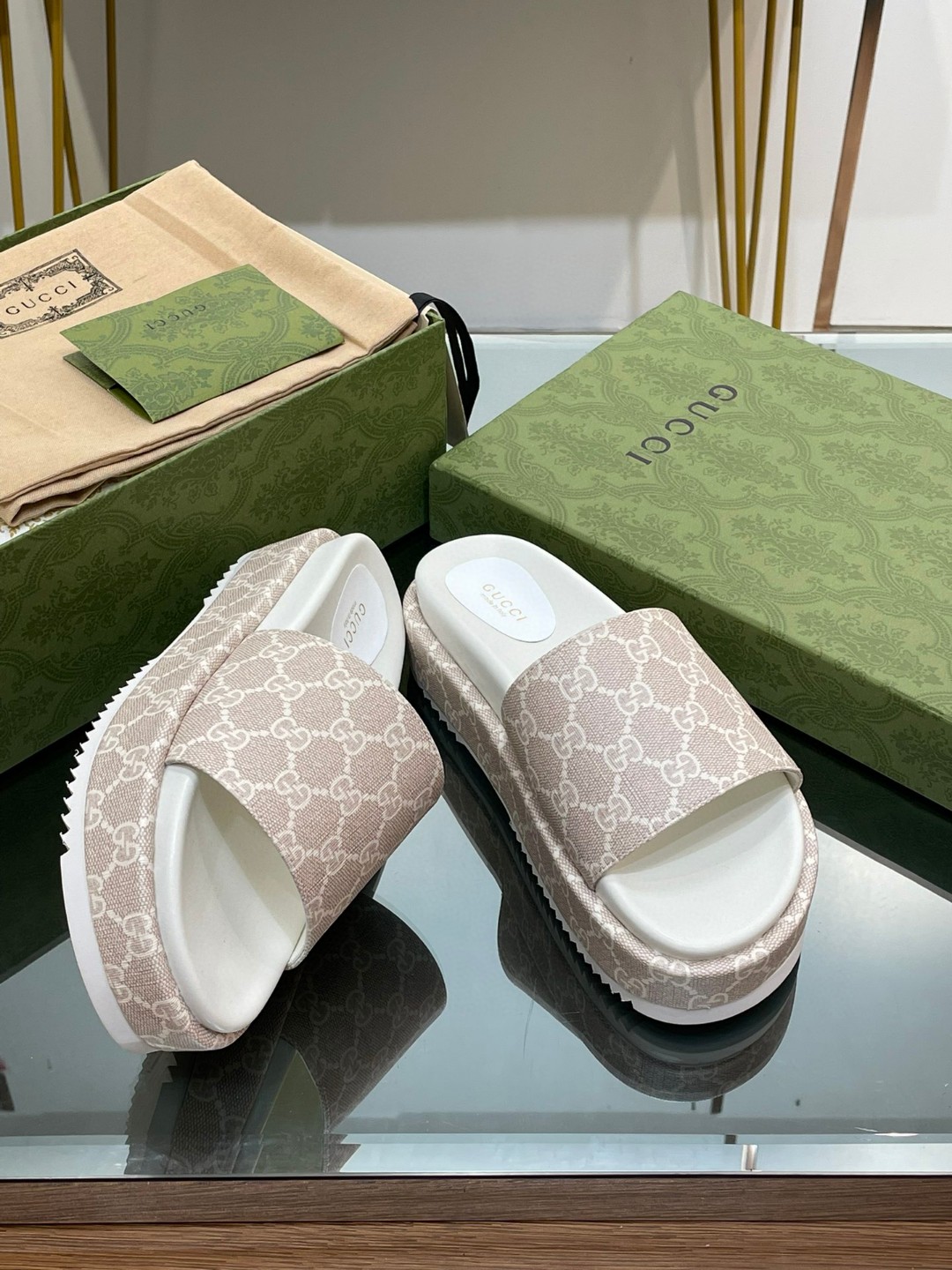 Gvc*1 Jumbo Gg Platform Slide Sandal Beige For Women