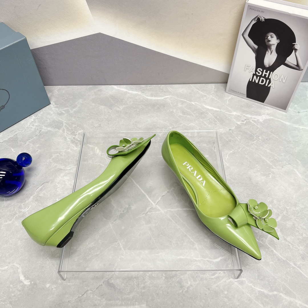 Pra*a Patent Pumps Green For Women