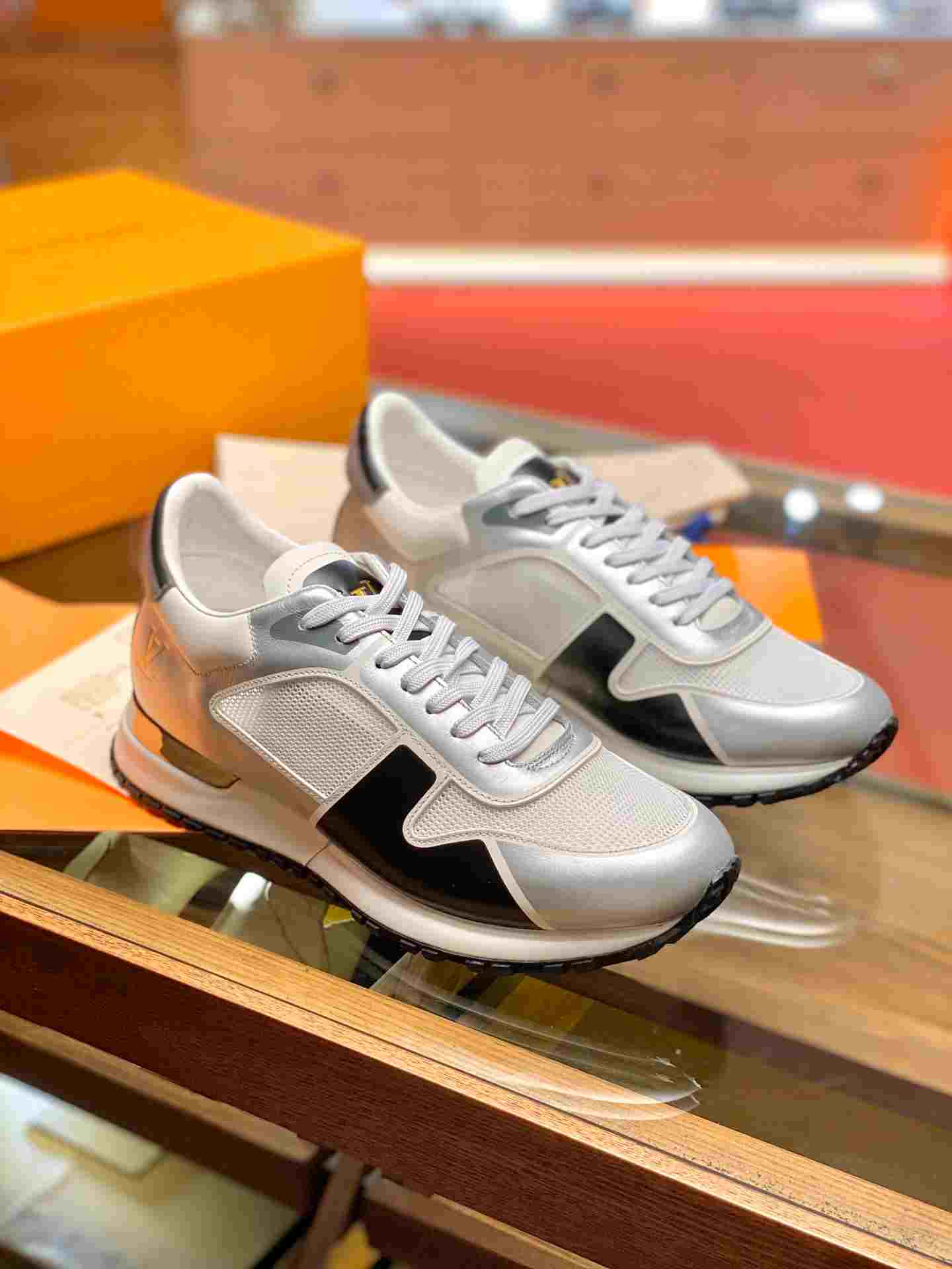 L0vis Vvtt0n Run Away Sneaker Silver For Men