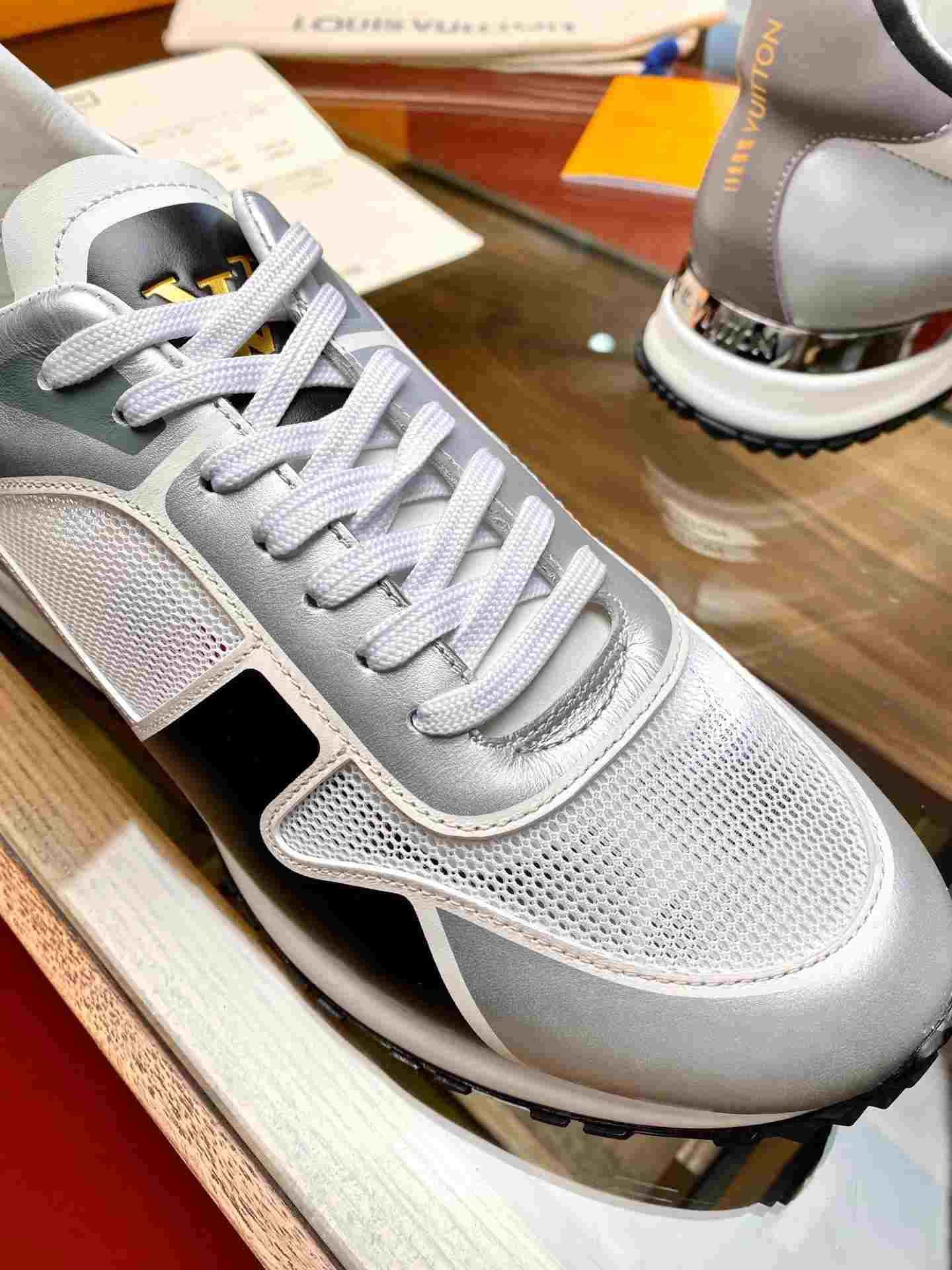 L0vis Vvtt0n Run Away Sneaker Silver For Men
