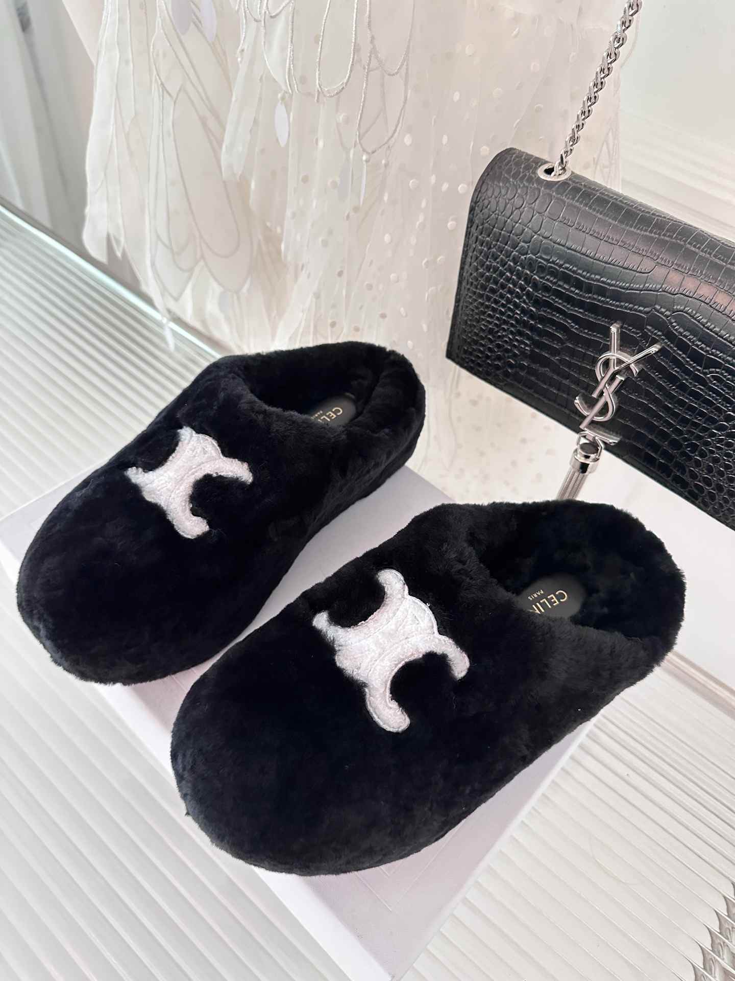 Ce1i*e Ce1i*e Fur Mule In Shearling Black For Women