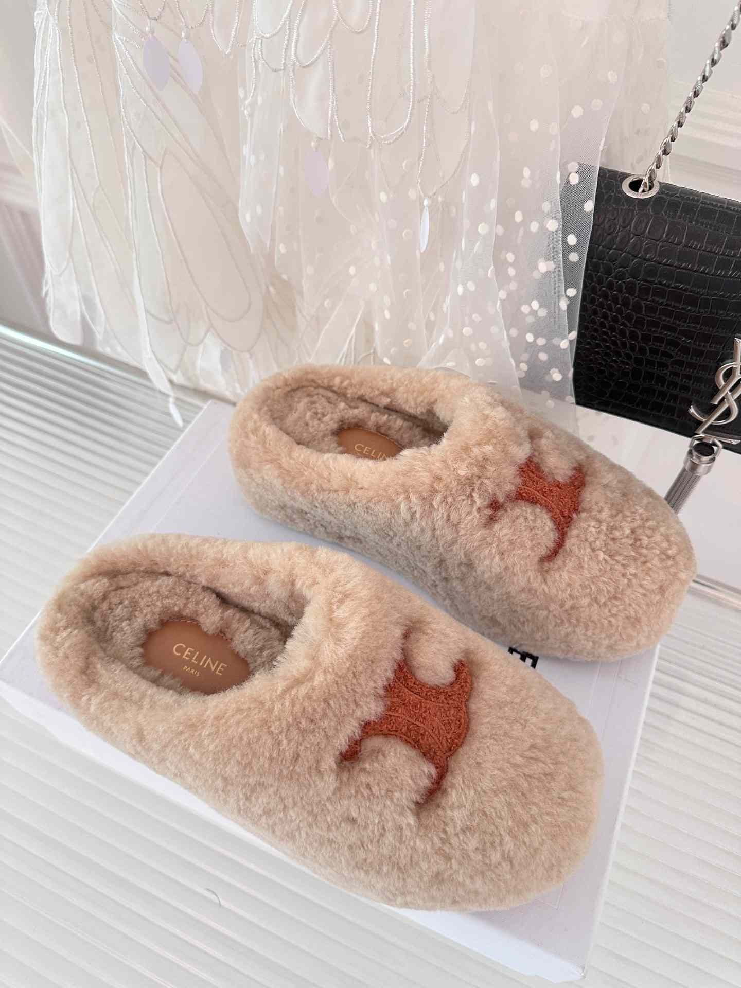 Ce1i*e Ce1i*e Fur Mule In Shearling Beige For Women 352433781C.01CR