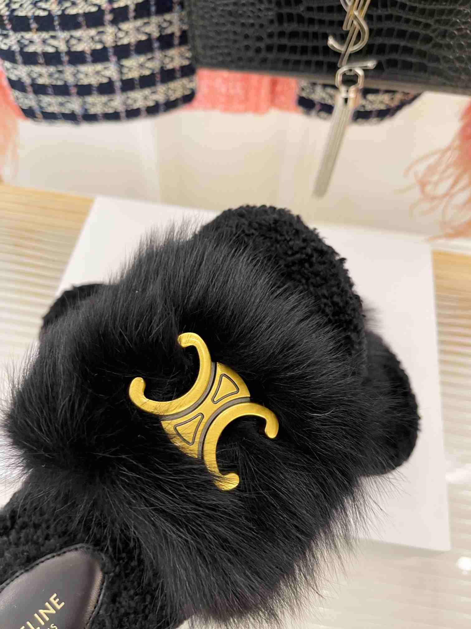 Ce1i*e Clea Triomphe Slide With Fur Black For Women