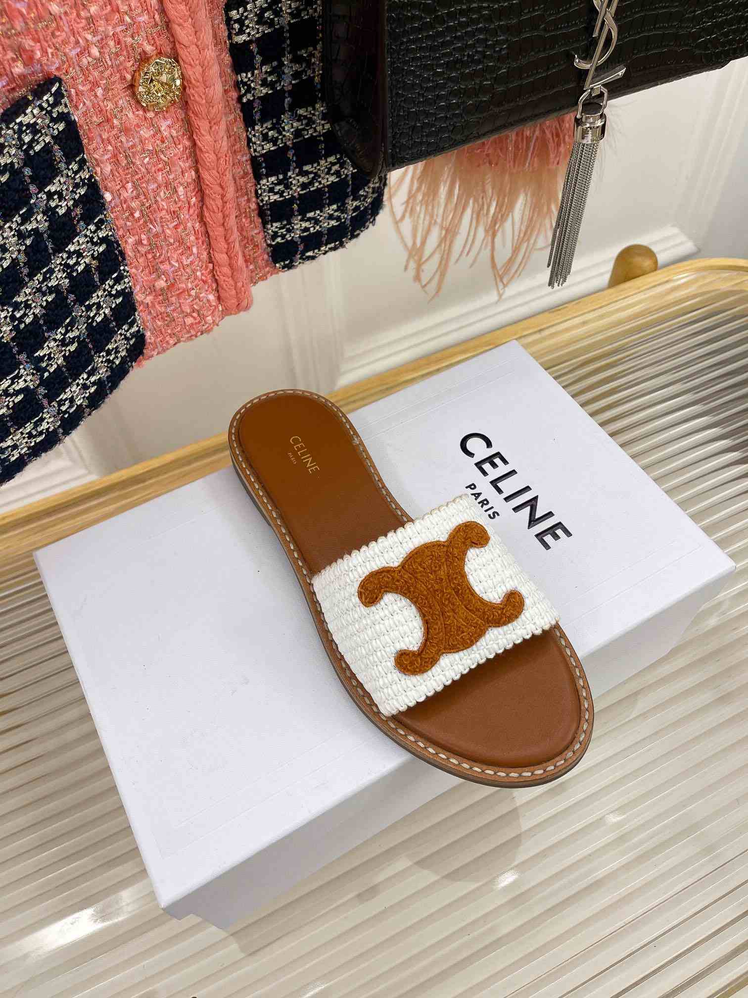 Ce1i*e Lympia Flat In Raffia White For Women