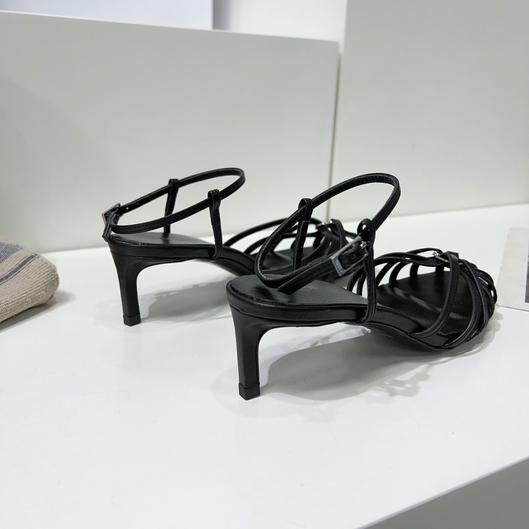 Ce1i*e Triomphe Sandal Black For Women 352203958C.38NO