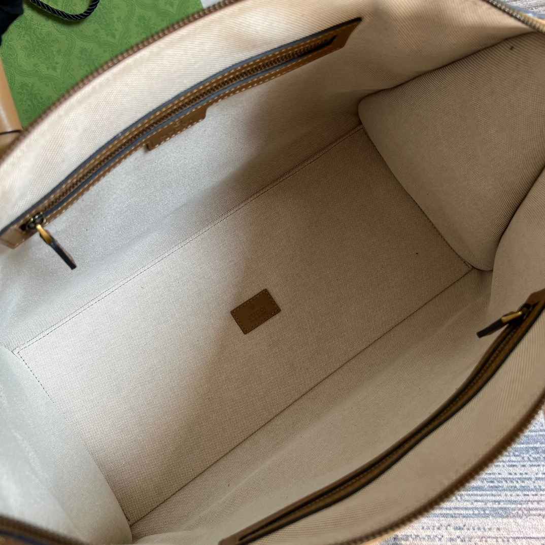 Gvc*1 Double G-Detailed Smooth Large Handbag Grey/Brown/White For Men 15.7 in/ 40 cm ‎