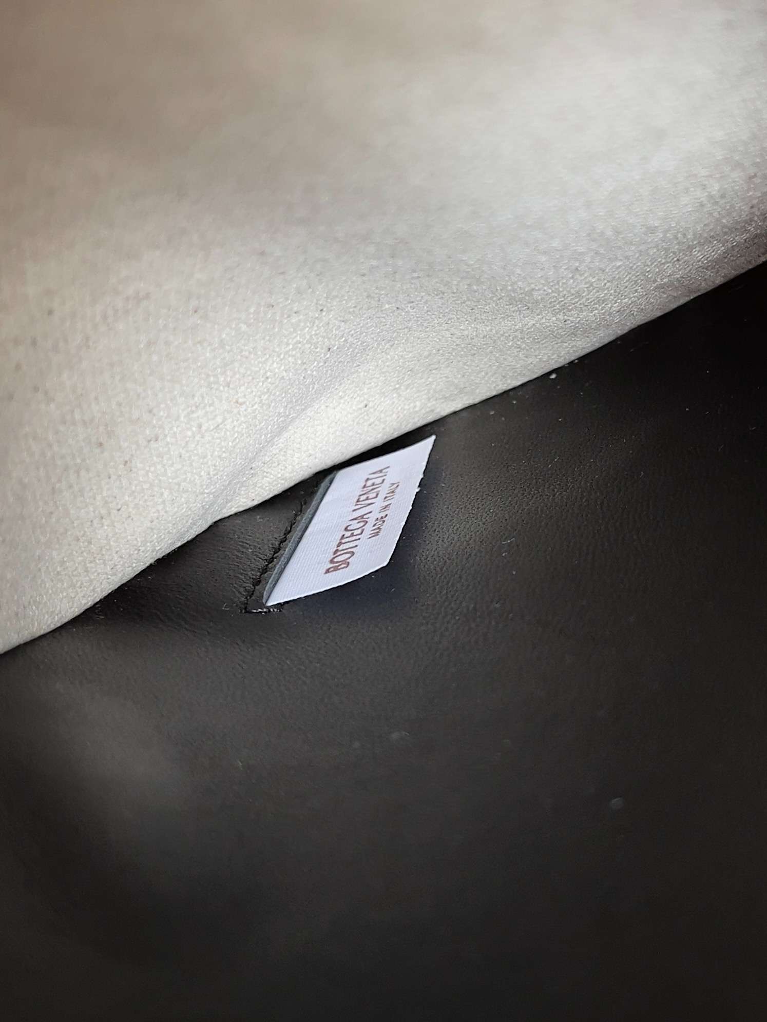 B0tt*ga Ven*ta Quadronno Shoulder Bag Cream For Women 18in/46cm