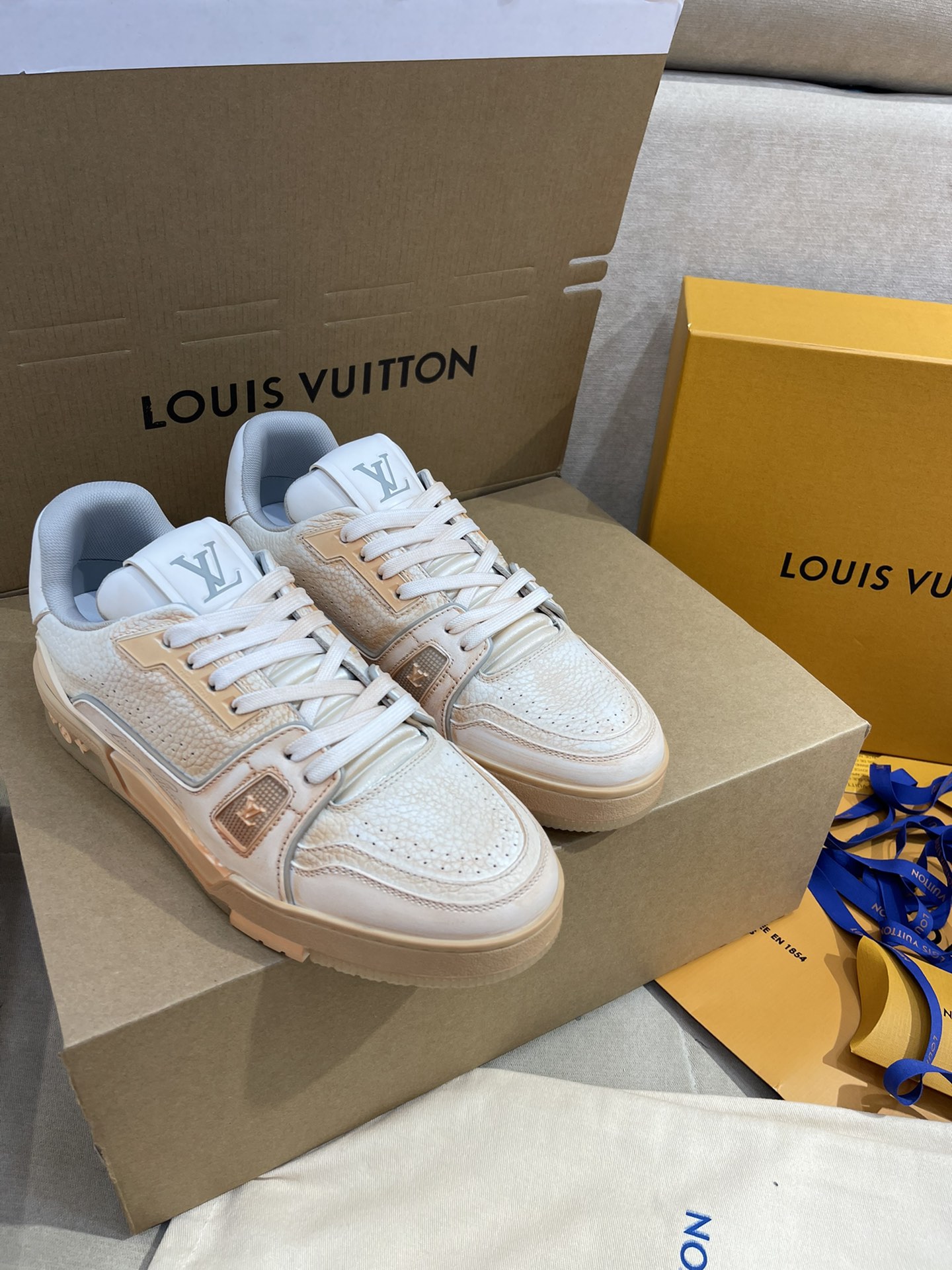 L0vis Vvtt0n Trainer Sneaker LV Beige For Women