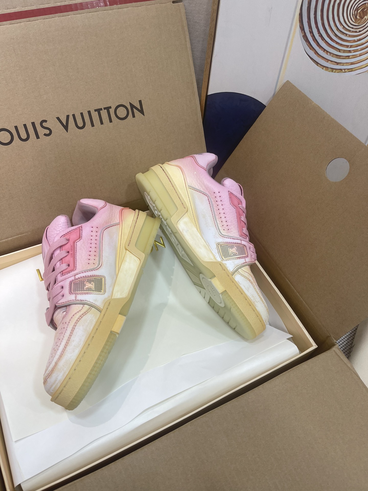 L0vis Vvtt0n Trainer Sneaker LV Pink For Women