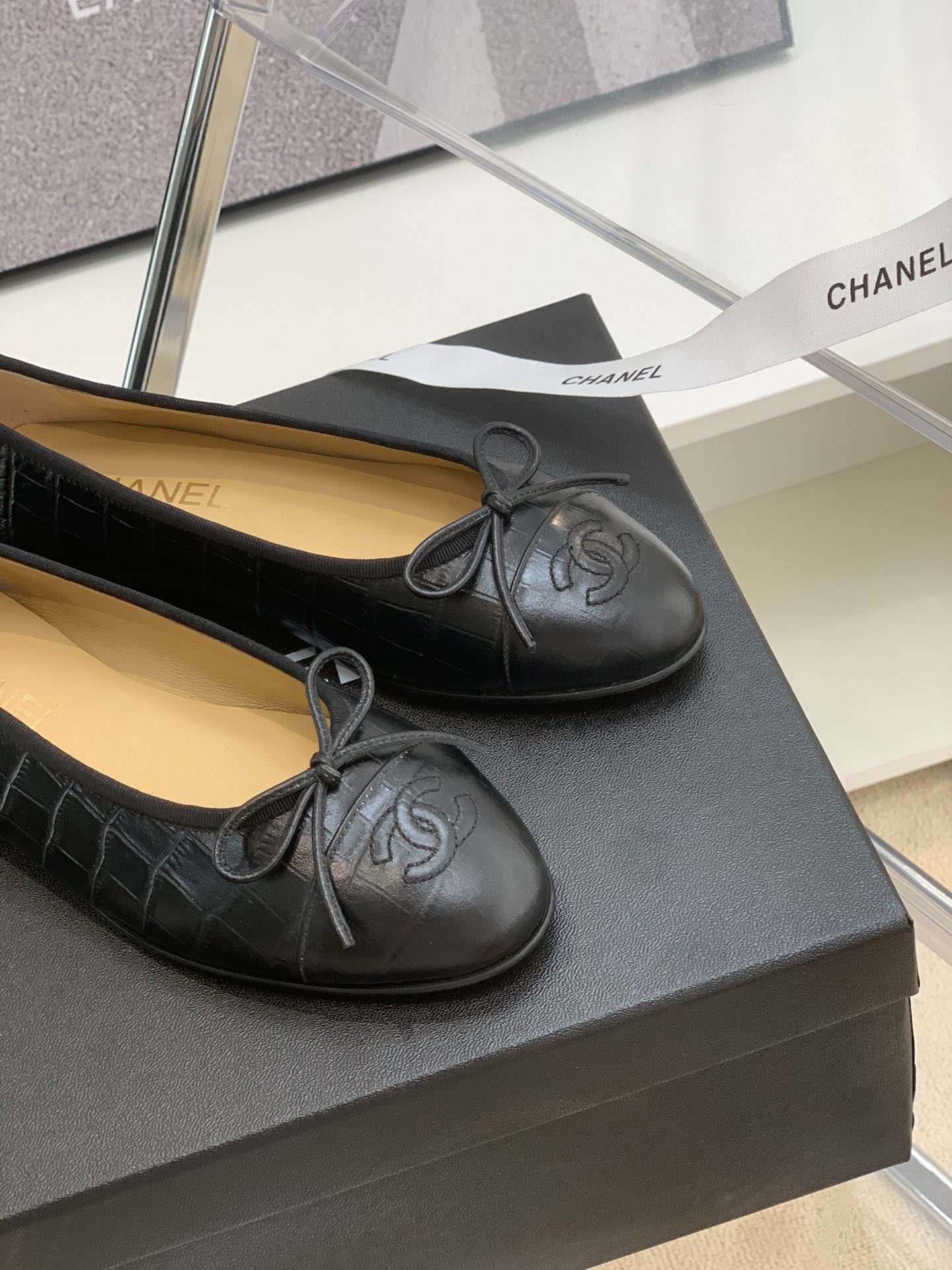 Ch**el Ballet Flats Black For Women